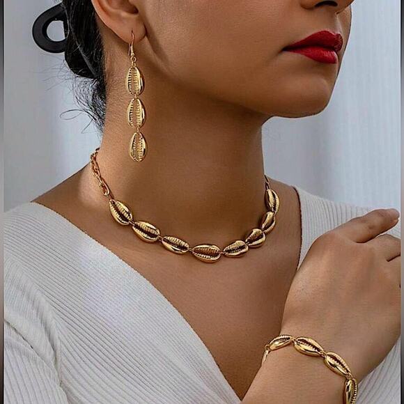 Gold Shell Necklace Bracelet Earrings Set, Gold Plated, Summer Vacation - Picture 1 of 5